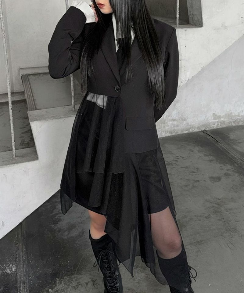 Asymmetrical switching jacket