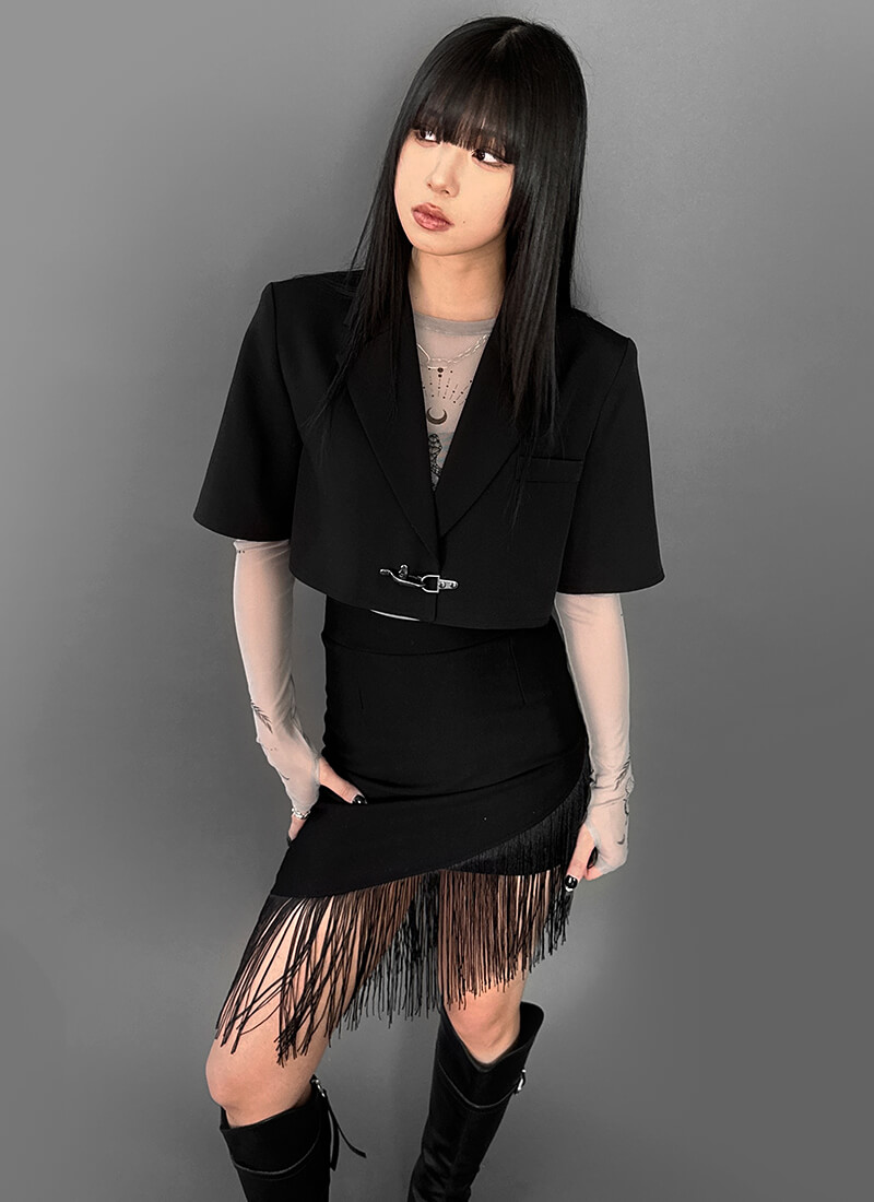 Design hook cropped jacket