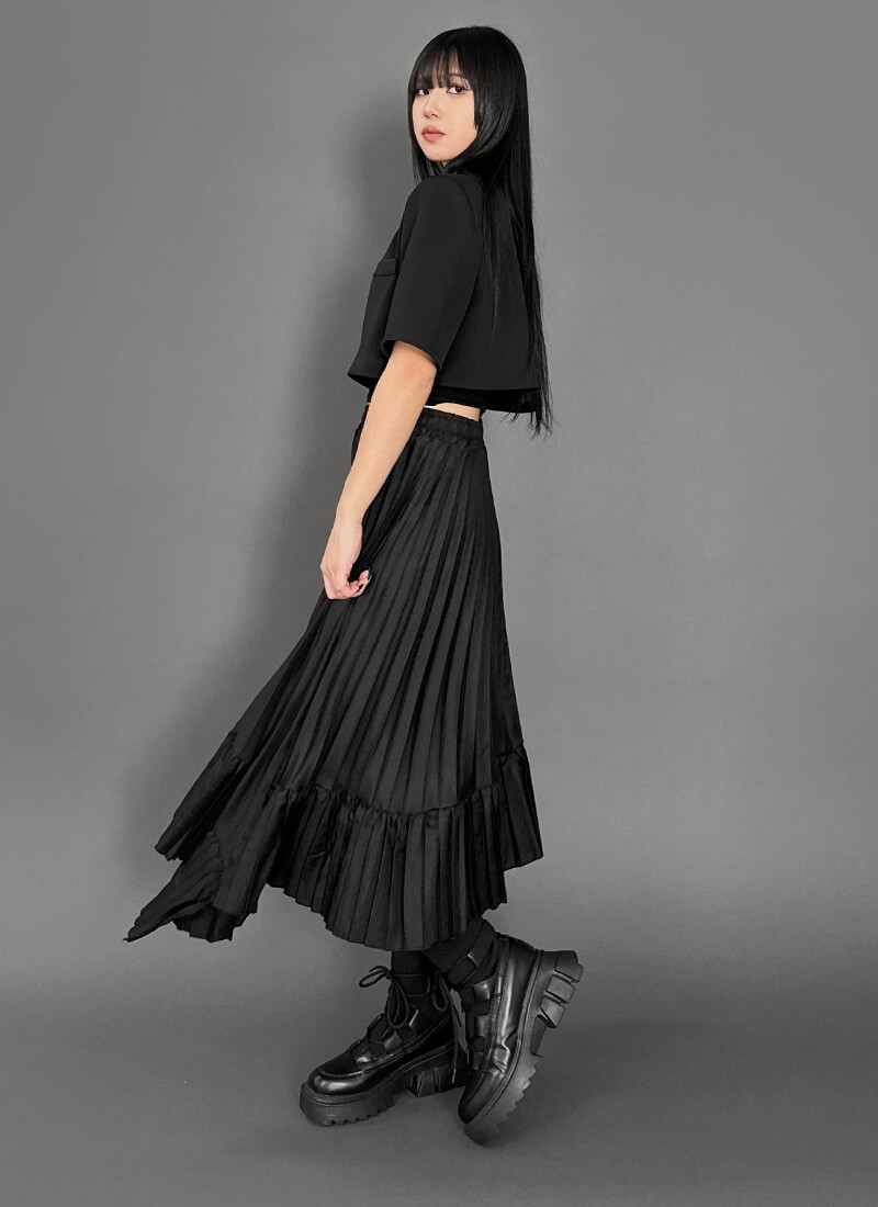 Design hook cropped jacket