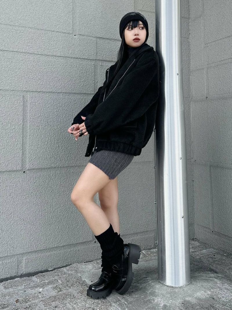 LVEU.（ラブユ.）Star design beanie ブラック