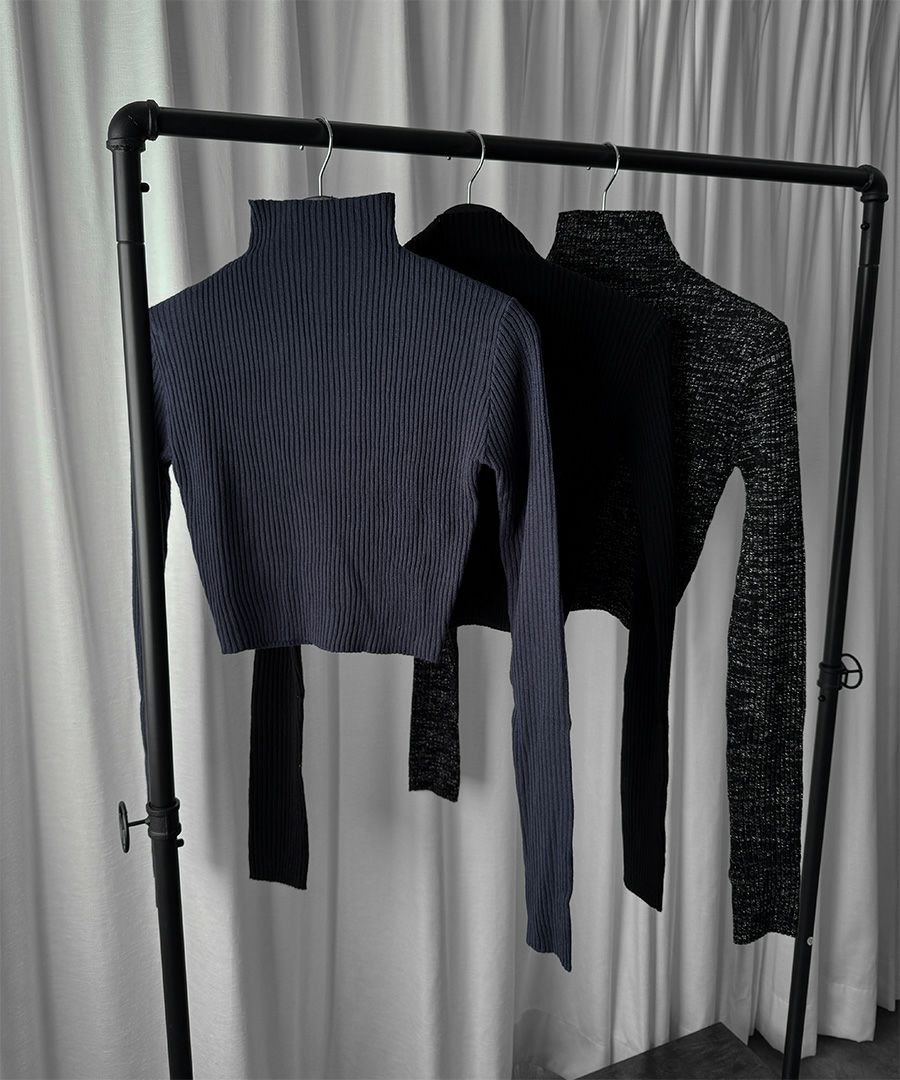 High neck short knit